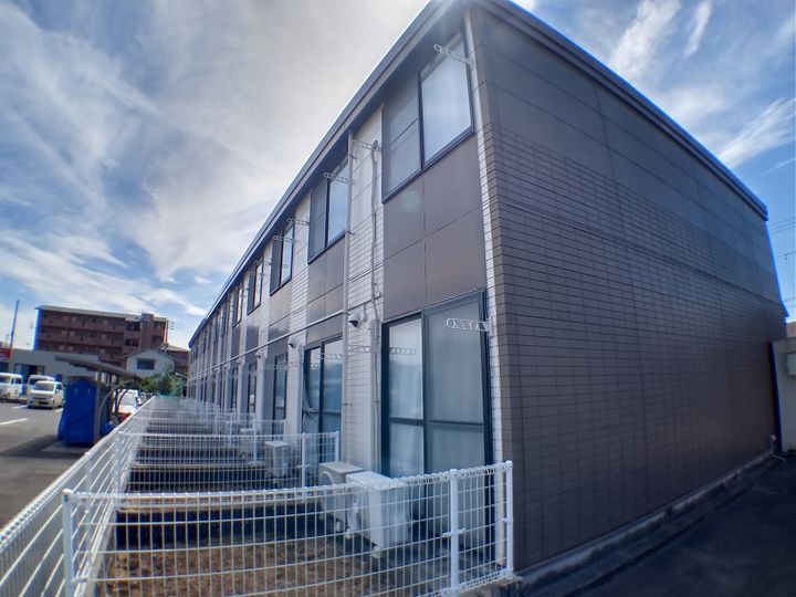 レオパレスクール106の外観