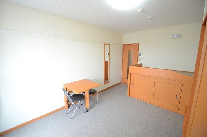 レオパレスアーク205の居間