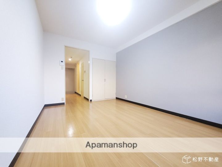 カレッジ三共パートIIの内装