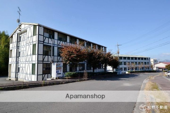 カレッジ三共パートIIの外観