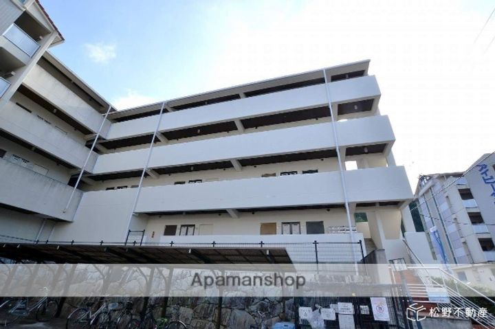 カレッジOZ407の外観