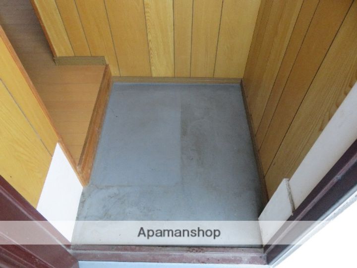 加藤アパートの玄関