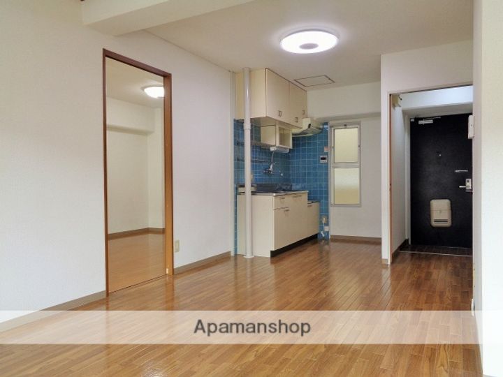 パークマンションアイワの居間