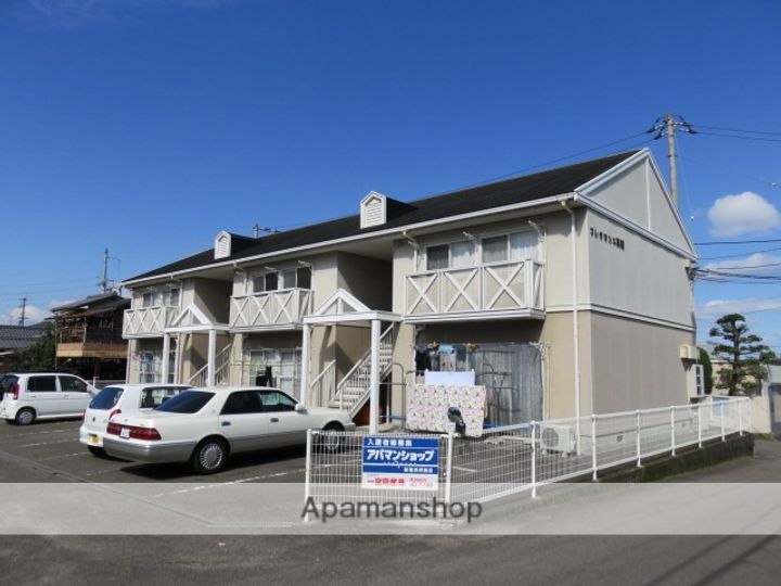 フレグランス真鍋の外観