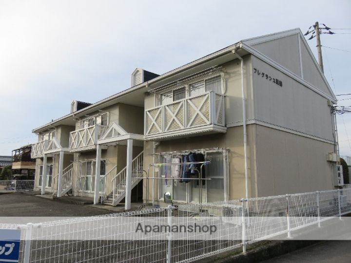 フレグランス真鍋の外観