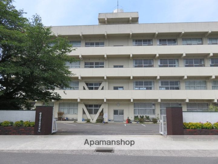 メゾン・ド・セジュールの周辺