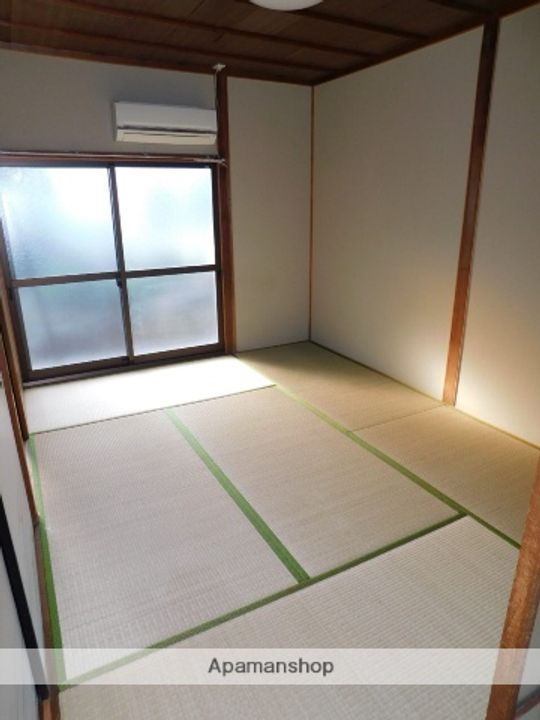 愛媛県新居浜市久保田町2丁目(一戸建)の賃貸物件の居間