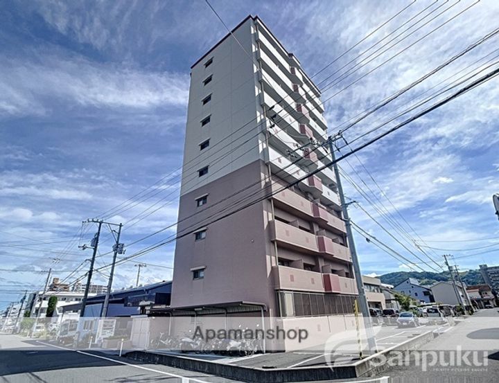 シルキーブリーズ山越301の外観