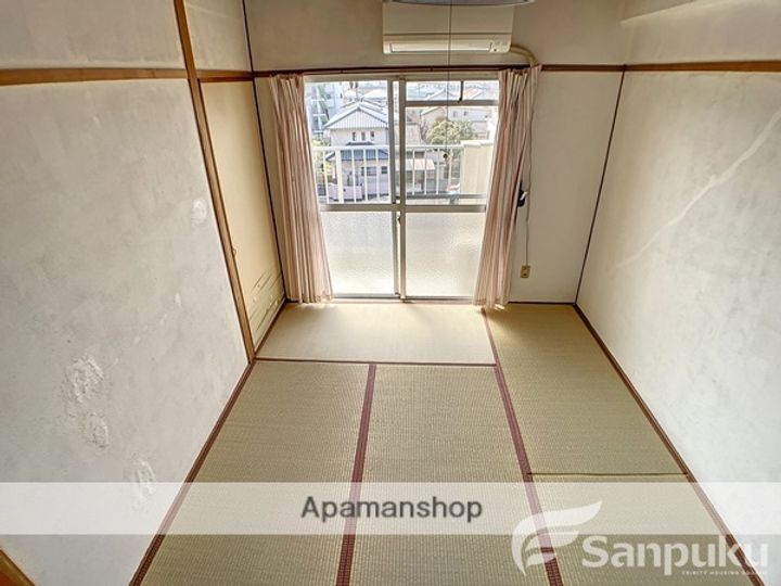 大西ビルの内装