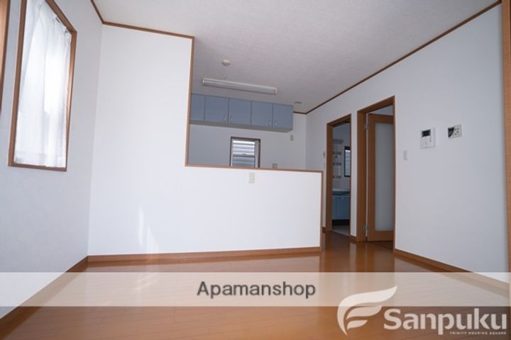 愛媛県松山市上市2丁目(一戸建)の賃貸物件戸建ての居間