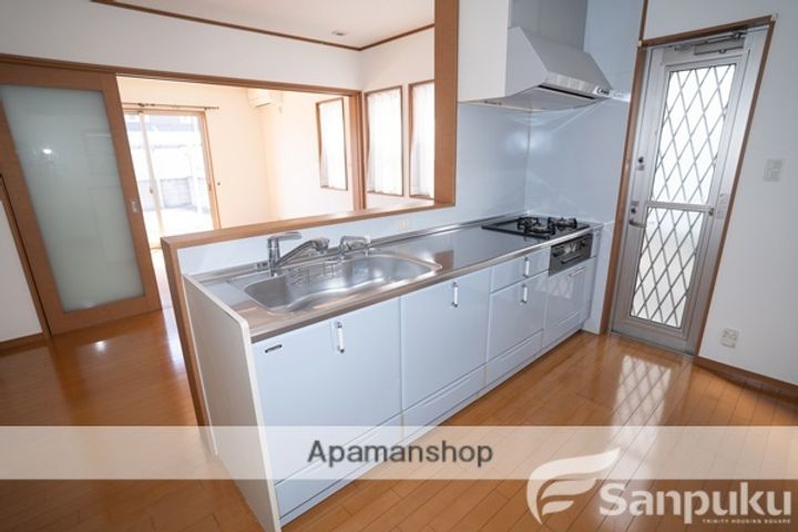 愛媛県松山市上市2丁目(一戸建)の賃貸物件戸建てのキッチン