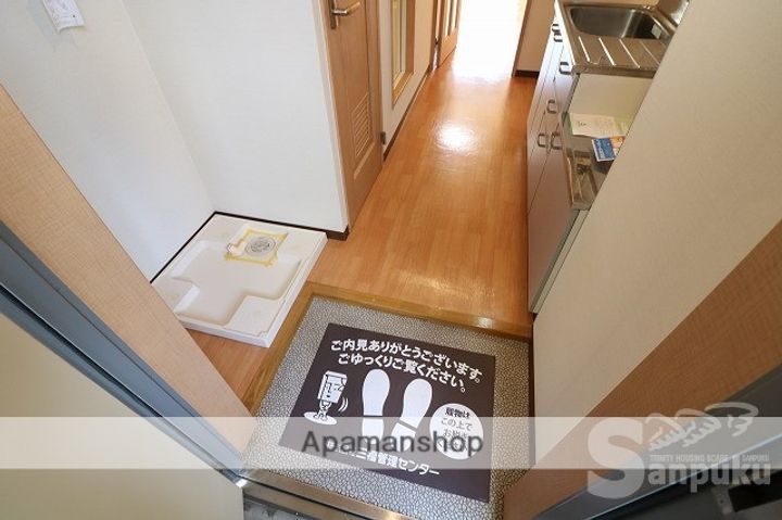 ソレジオ喜与町603の玄関