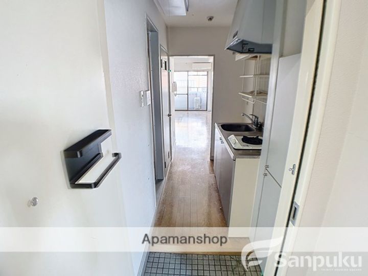 ベルジュ三番町の玄関