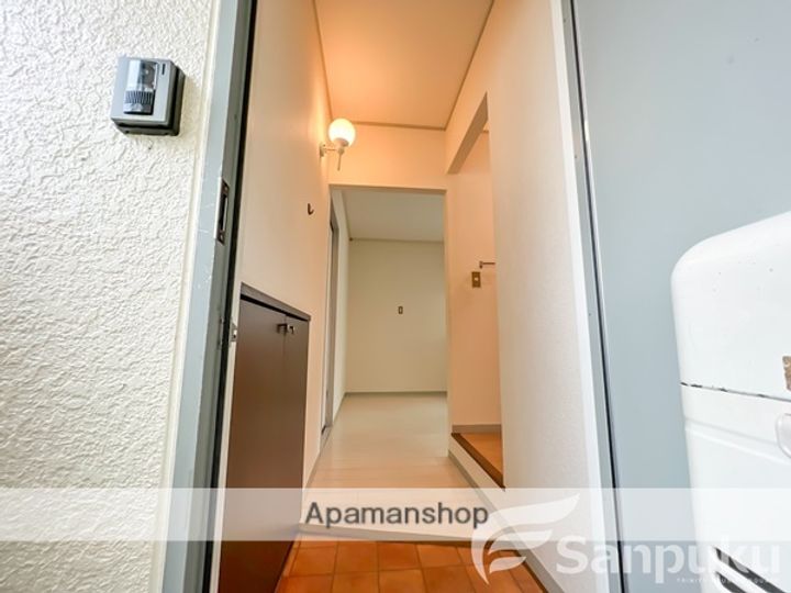 ルミエール22 C棟の玄関