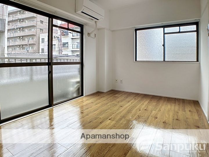 佐伯ビル302の居間