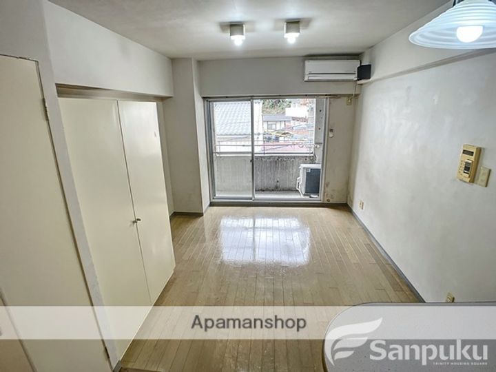 Kプラグレスの居間