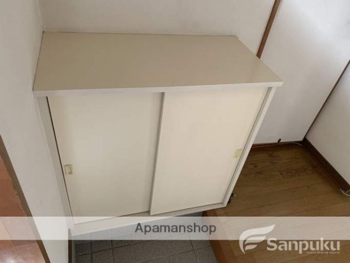 松本ビルの玄関