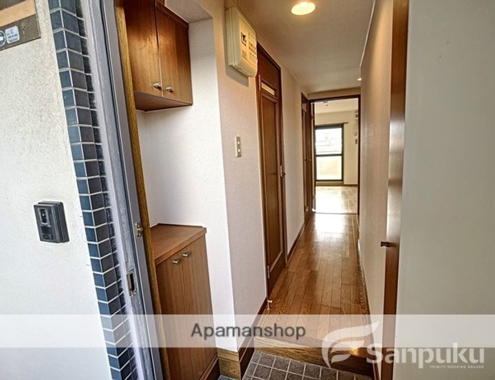 さくらレジデンス605の玄関