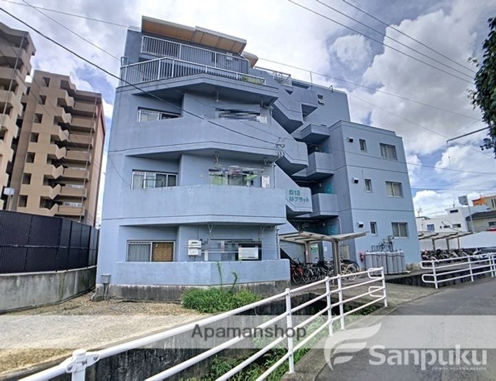 第13杉フラットの外観
