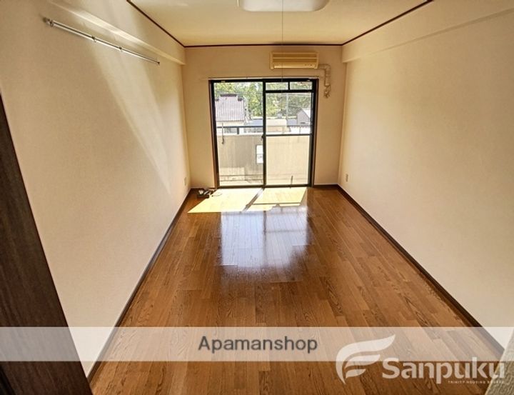 リバーサイド永木402の内装