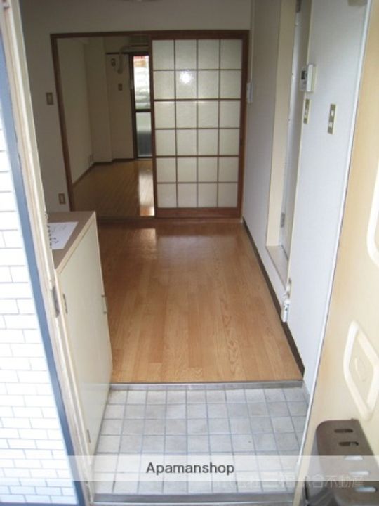 ジョイア壱番館の玄関