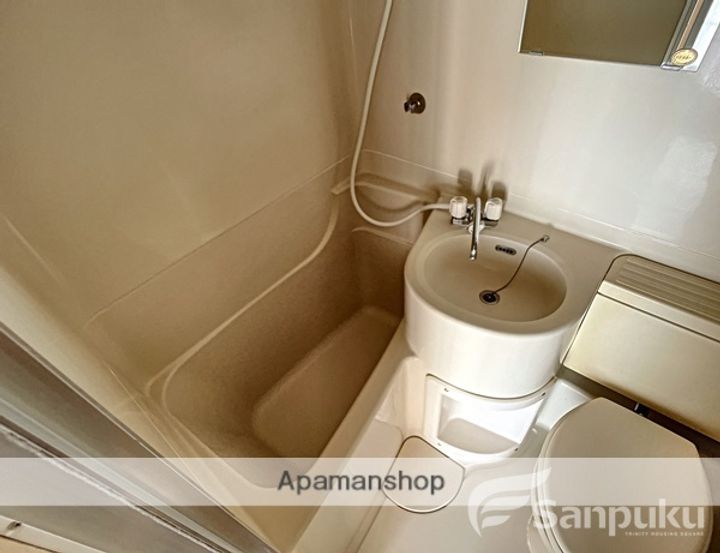 東一万ビルの風呂