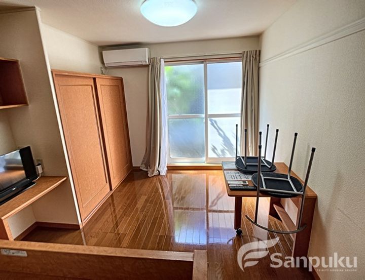 レオパレス古川Ⅱ206の居間