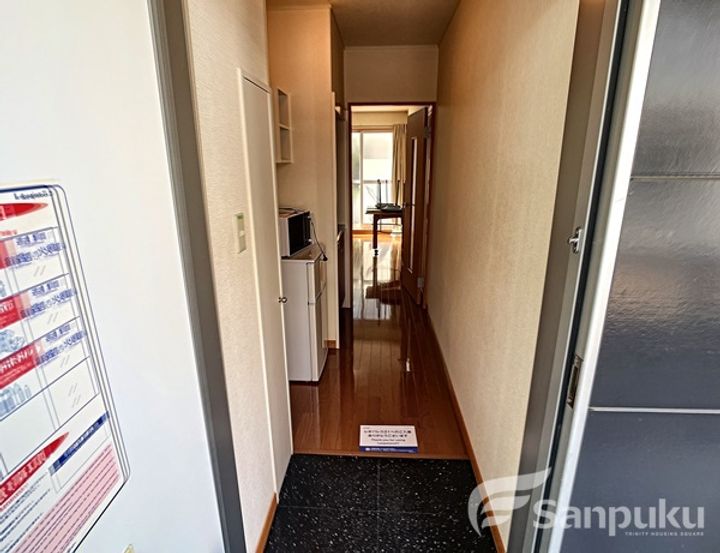 レオパレス古川Ⅱ206の玄関