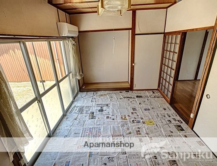 愛媛県松山市吉藤2丁目(一戸建)の賃貸物件の居間