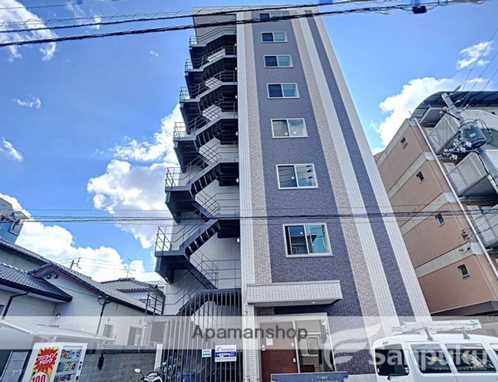 AVENIR緑町の外観