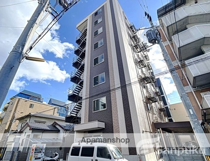 AVENIR緑町の外観