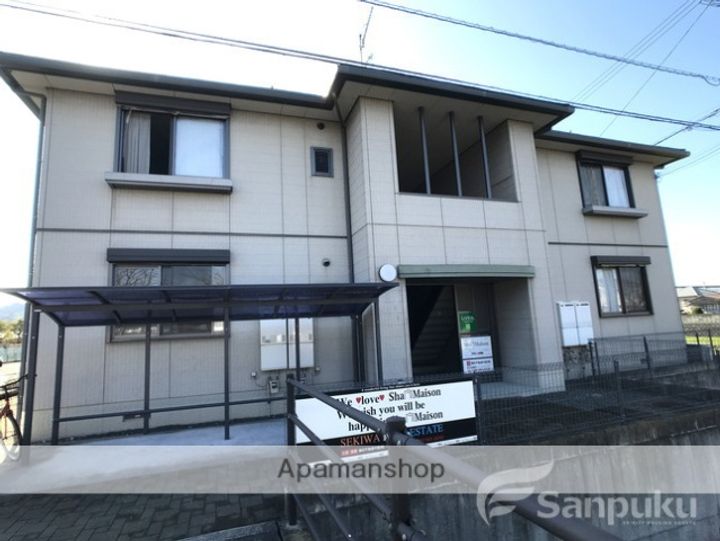 リヴェール西山 A棟の外観