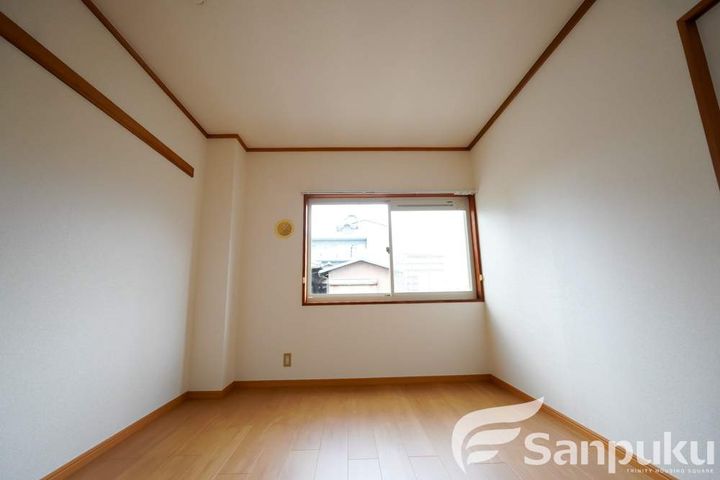 プラドール池田Bの居間