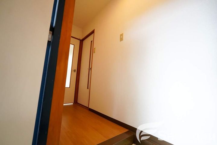 プラドール池田Bの玄関