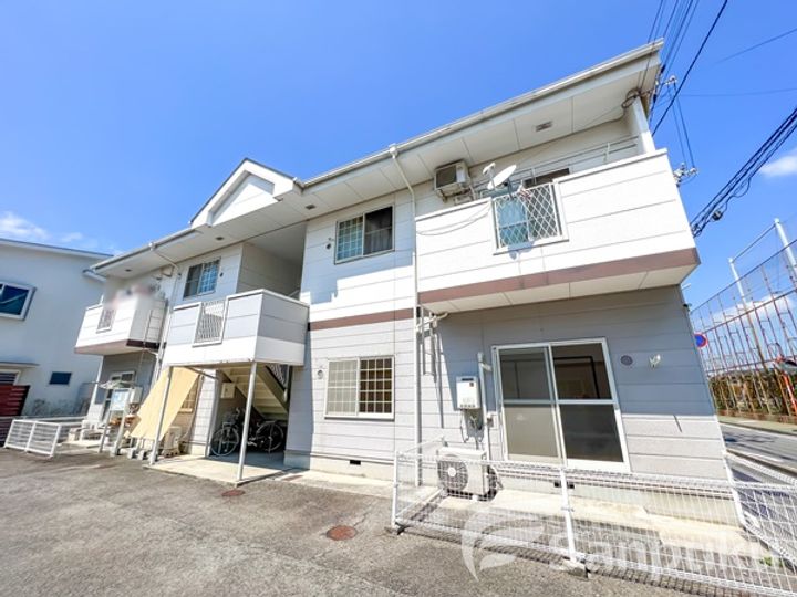 プラドール池田Bの外観