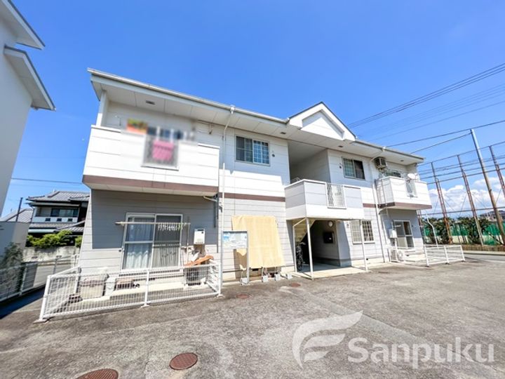 プラドール池田Bの外観