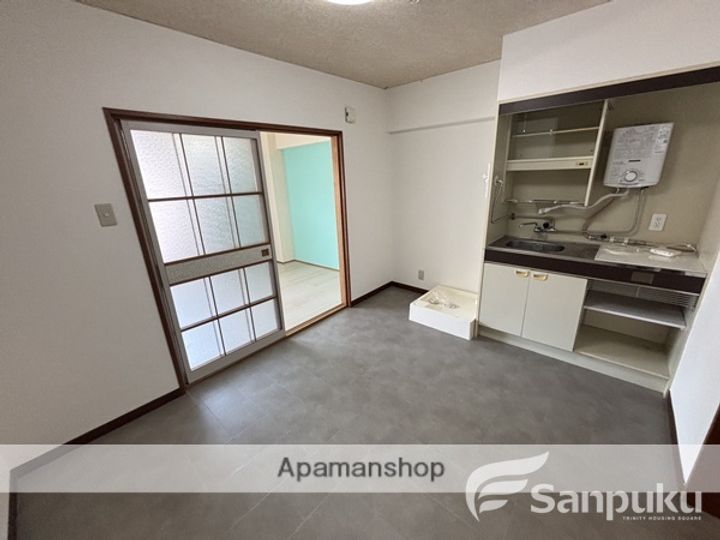 寿温泉マンション305の内装