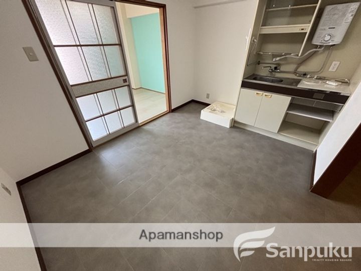 寿温泉マンション305の内装