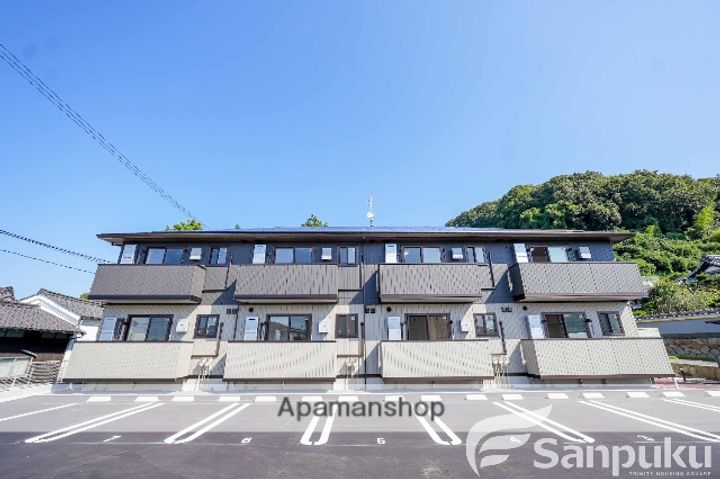 愛媛県松山市吉藤5丁目の賃貸アパートの外観