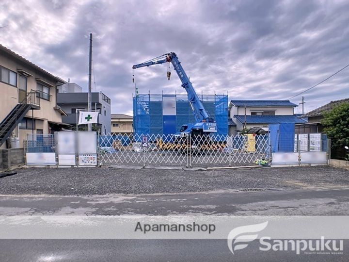 愛媛県松山市和泉南5丁目の賃貸アパートの外観