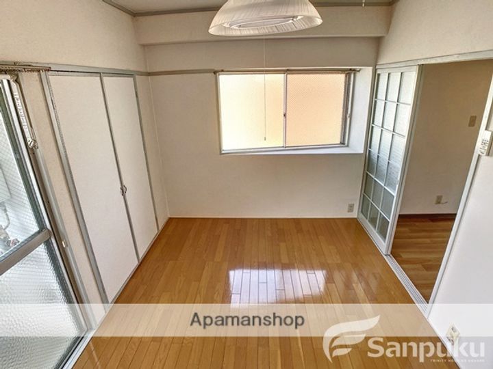 野中ビルの内装