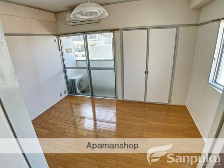 野中ビルの内装