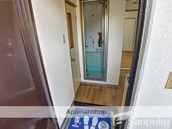 野中ビルの玄関