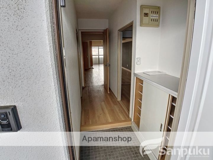 シティーマンションの玄関