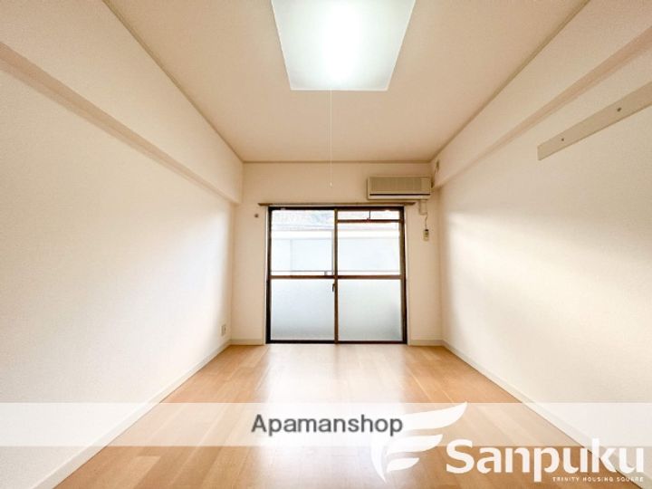 ジョイフル第5祝谷の居間