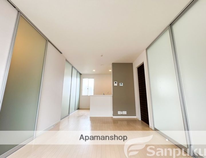 ノイレーベン A棟の居間