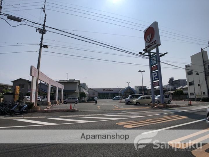 コーポ万亀 B棟の周辺