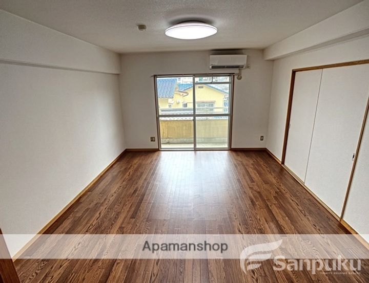 道後グリーンヒルの居間