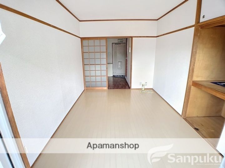 コーポラス北代の内装