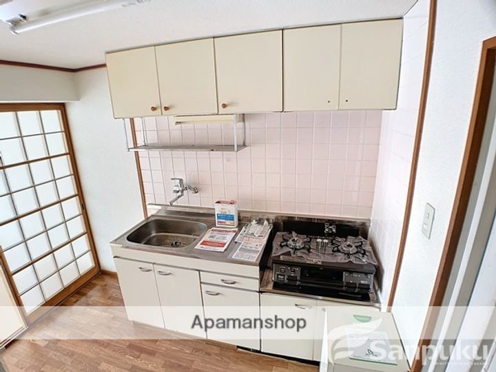 コーポラス北代のキッチン